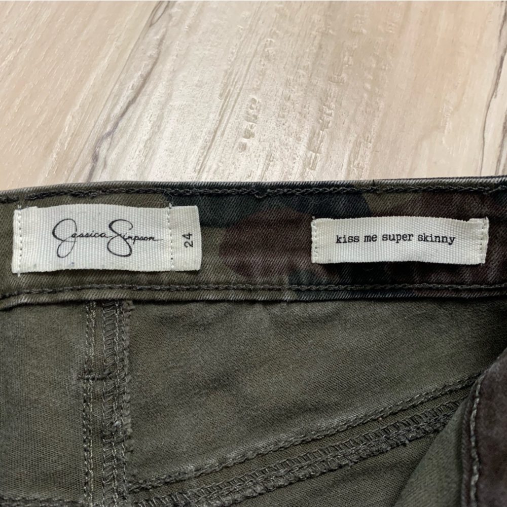 Jessica Simpson Camo Pant - Size 24 - Picture 4 of 6